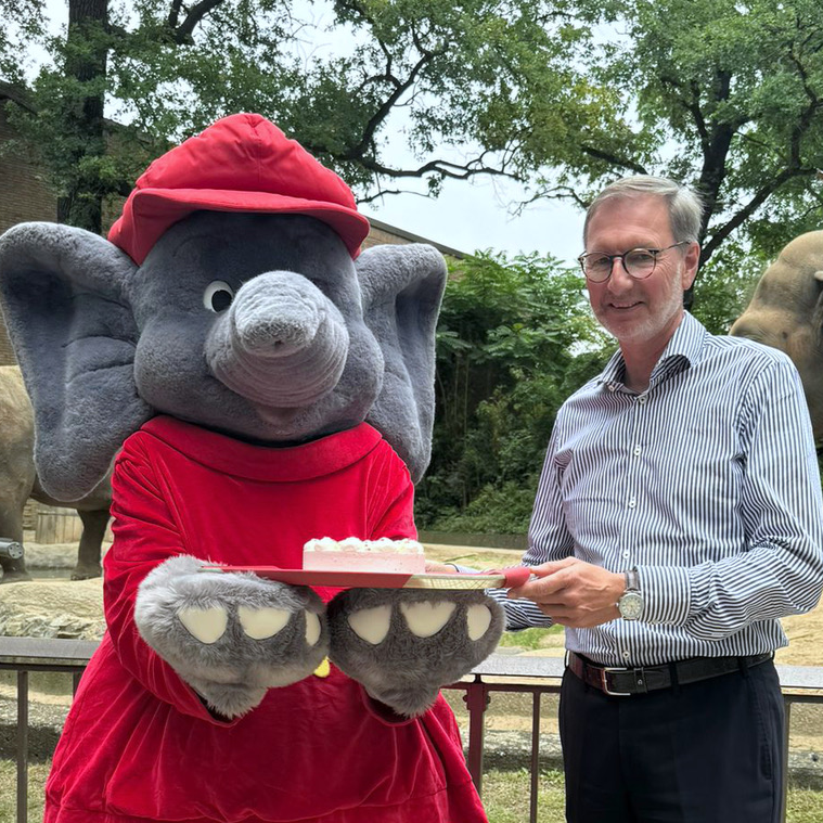 Benjamin Blümchen zu Besuch im Berliner Zoo