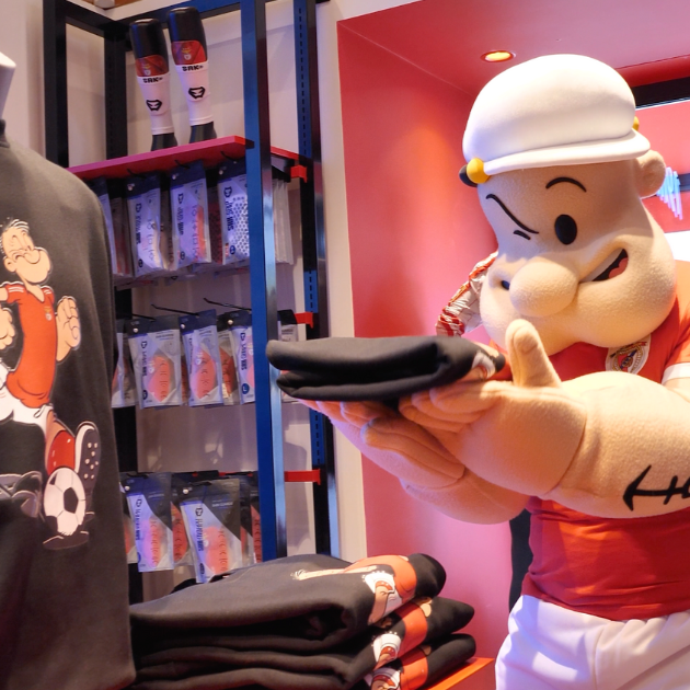 Popeye and Sport Lisboa E Benfica Kickoff a Partnership for Fitness and Strength