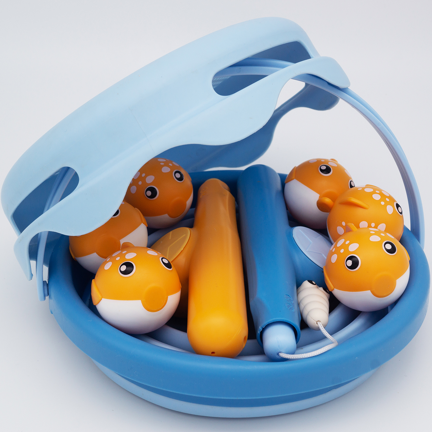 Schildkröt hat den Fisch an der Angel!