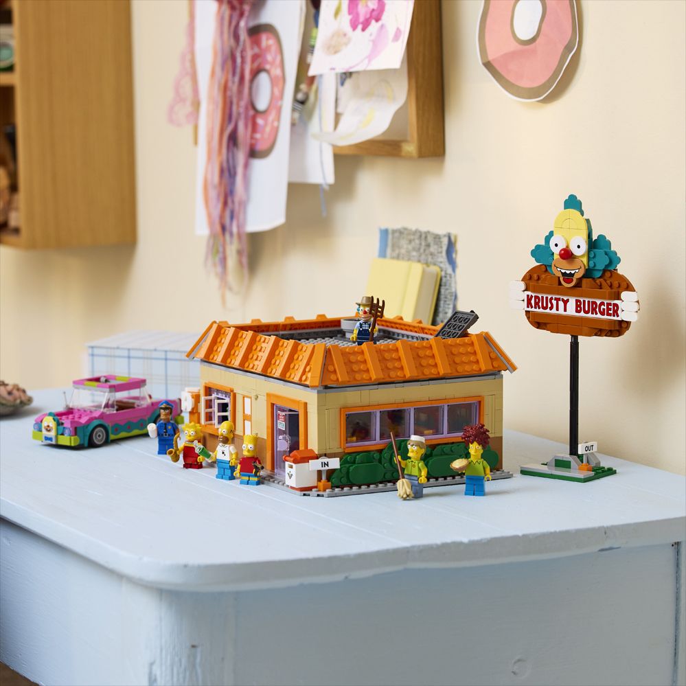 Die LEGO Gruppe präsentiert das neue LEGO Icons Die Simpsons™: Krusty Burger Set