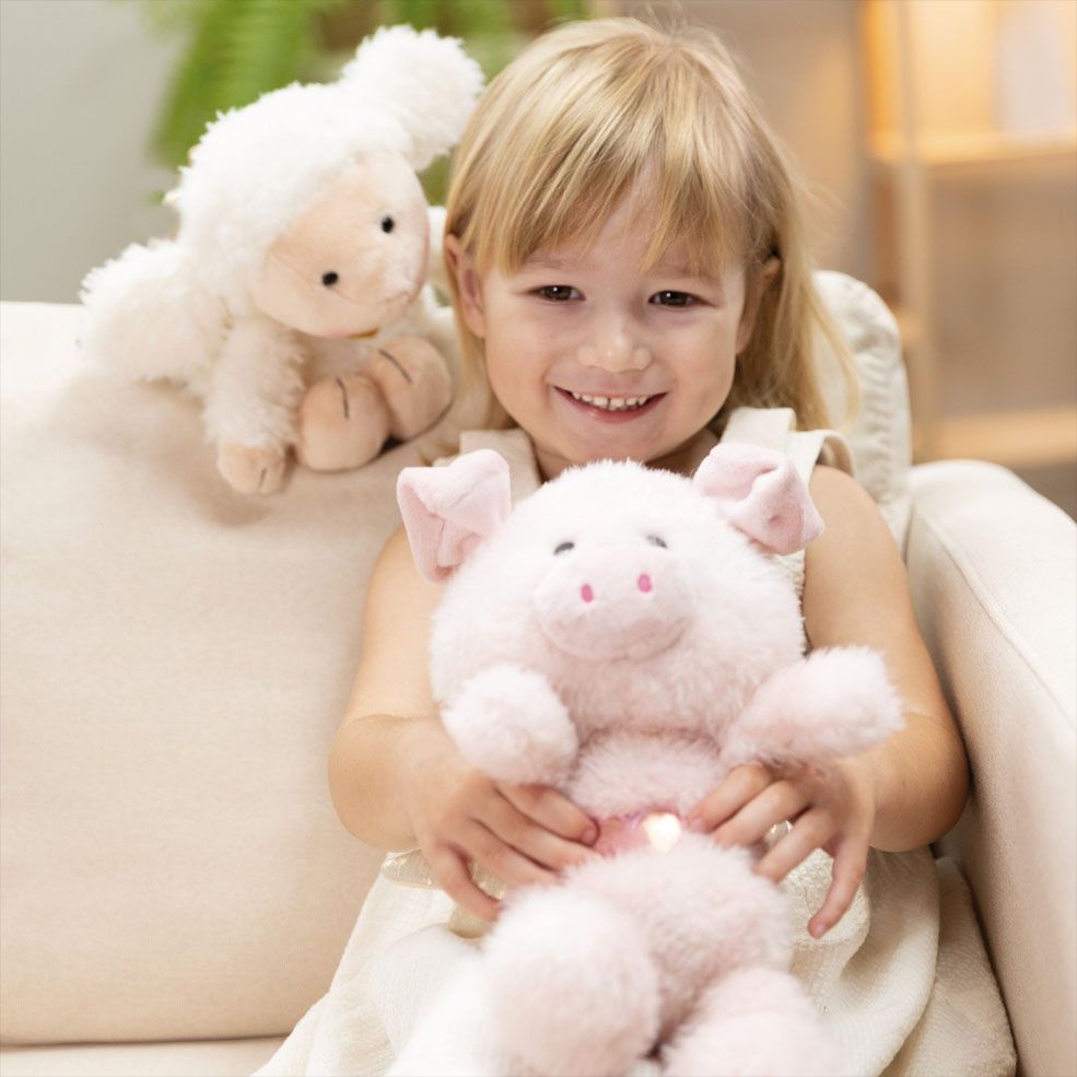 Ein plüschiger Schutzengel von NICI auf Erden