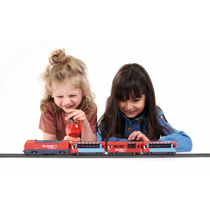 Mit der Märklin my world Startpackung "Glacier Express" durch die Berge