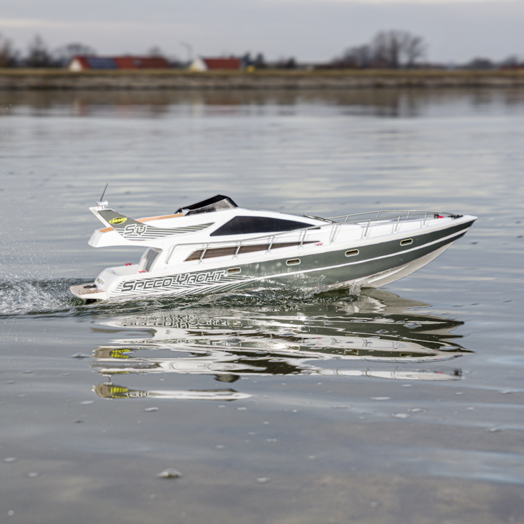Schnellboot der Extra-Klasse – die Carson Speed Yacht