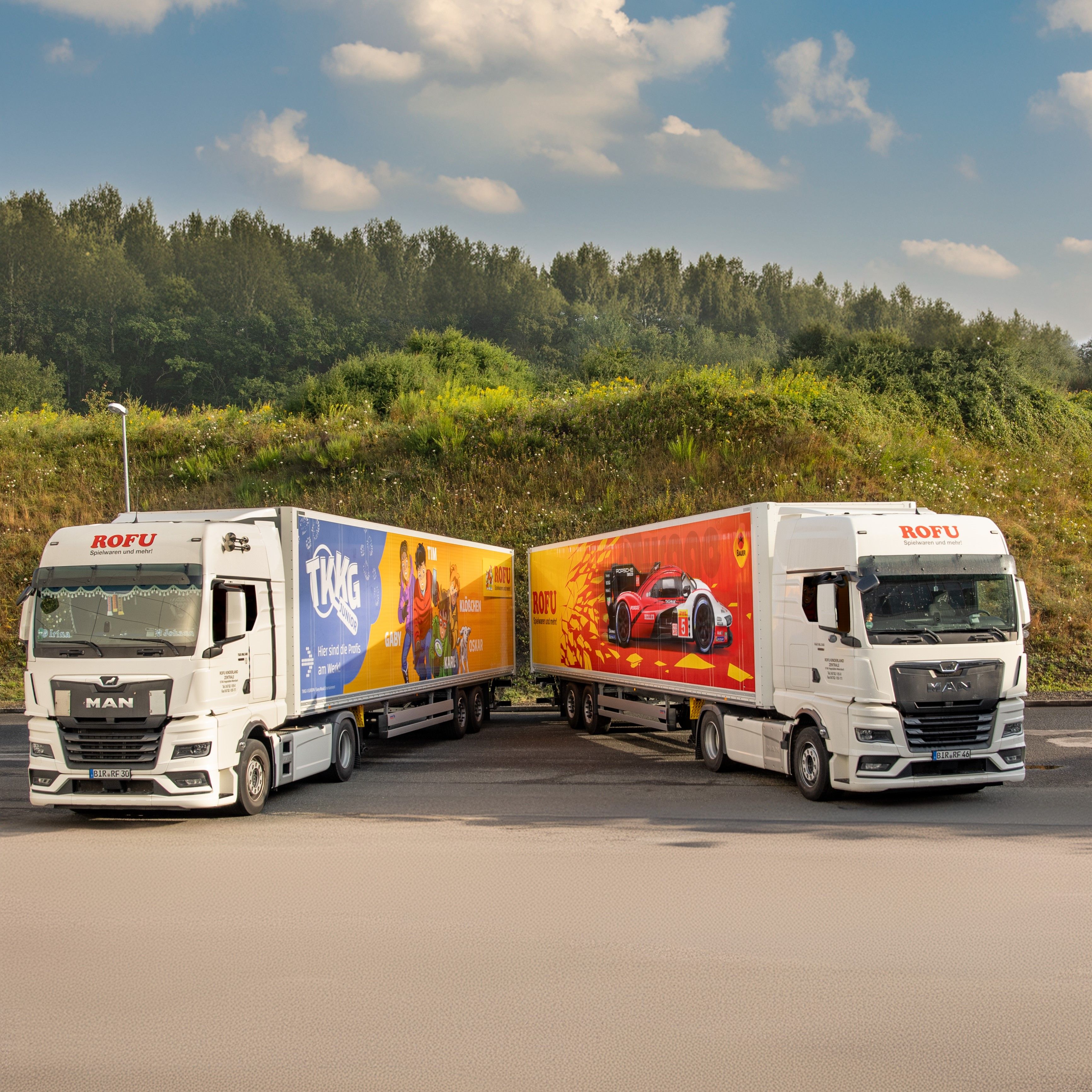 Diese beiden ROFU-Trucks im Design von TKKG-Junior und Bburago rollen ab Mitte August