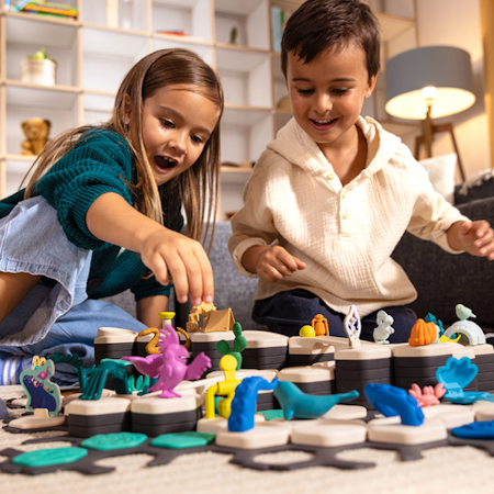 Neu & Ausgezeichnet: Mit GraviTrax Junior schlängeln sich Kugelbahnwelten durch Wüste, Dschungel und Meer