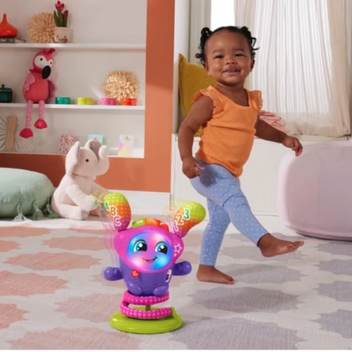 TV-Star Motsi Mabuse und Fisher-Price im Einklang