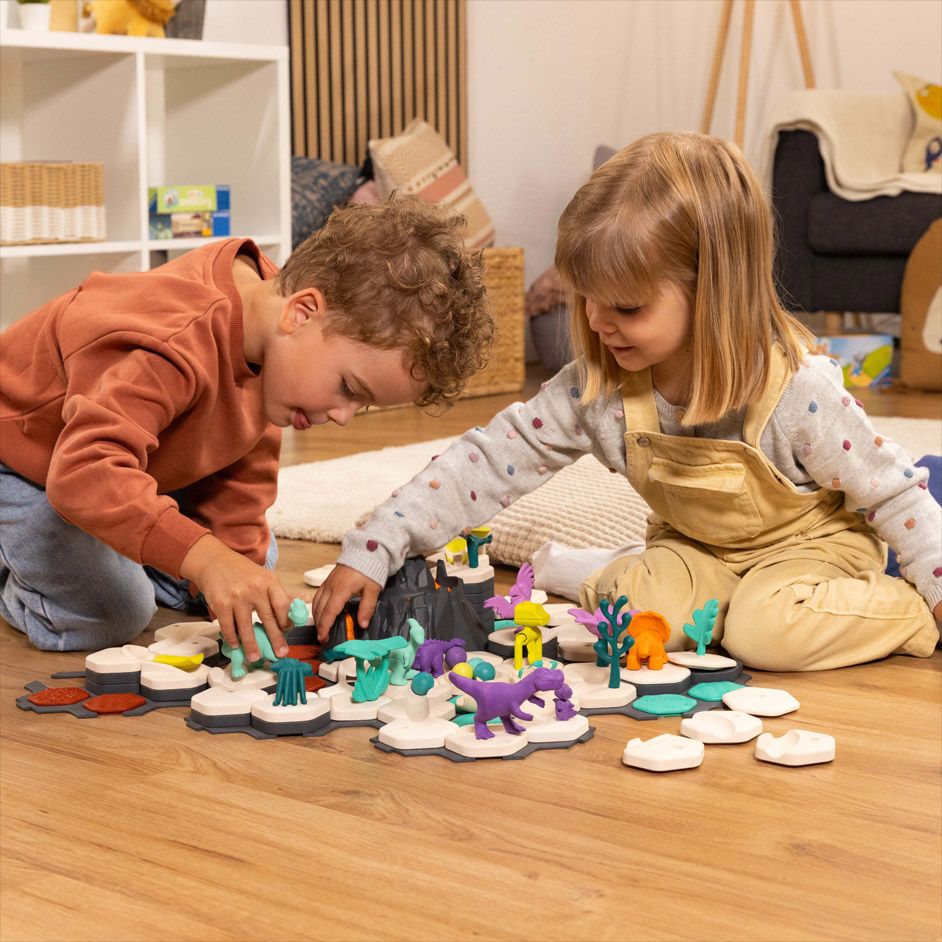 Ravensburger fertigt GraviTrax Junior Dino aus biobasiertem Kunststoff & Holzfasern