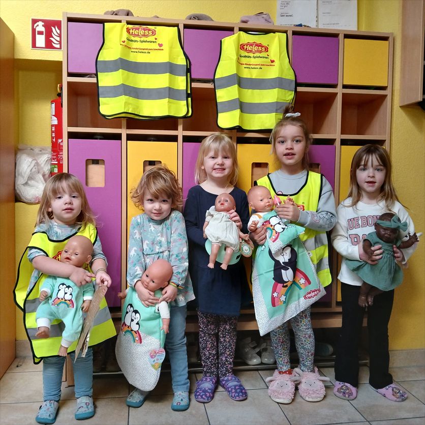 Heless überreicht Spendenpakete an regionale Kindergärten anlässlich des 75-jährigen Firmenjubiläums