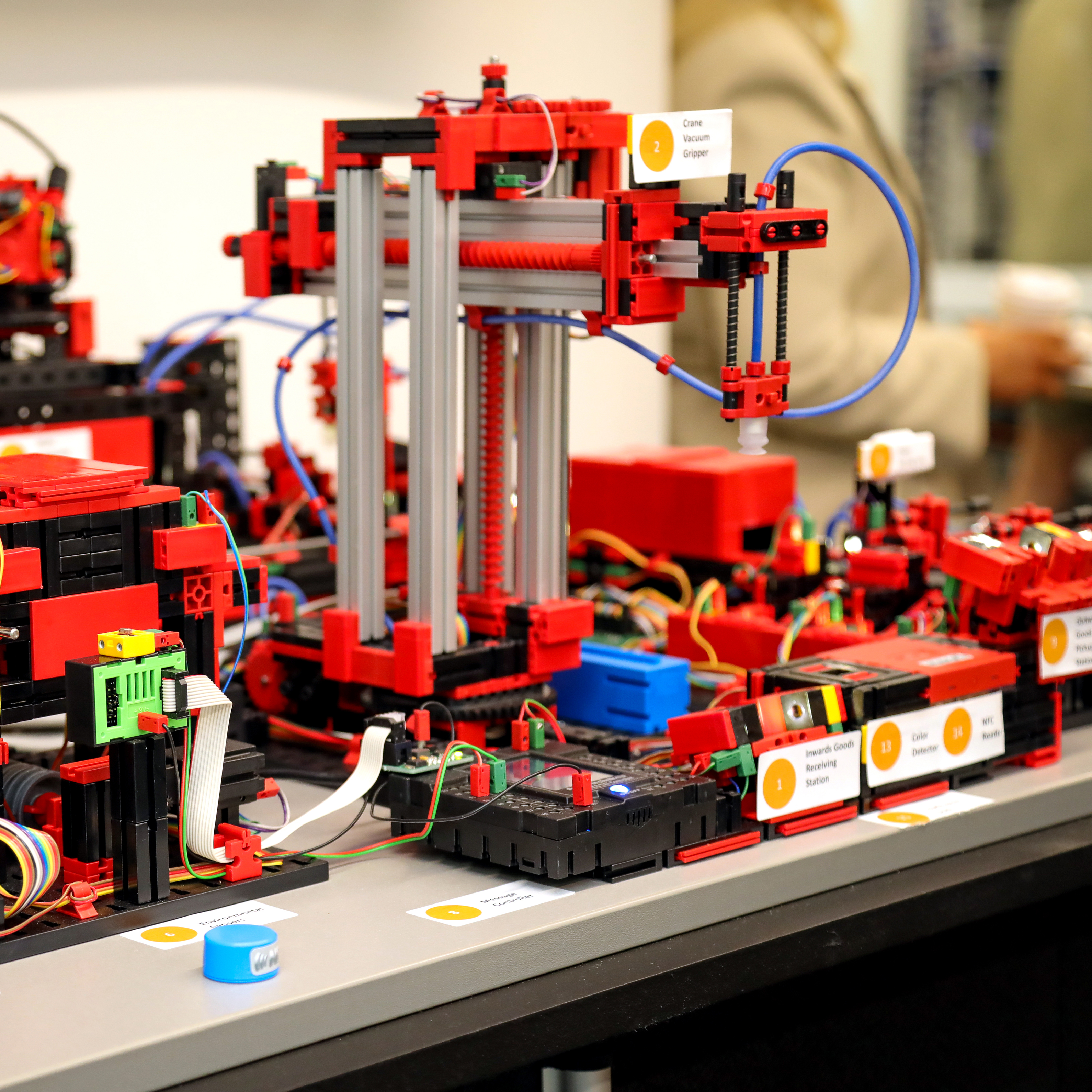 fischertechnik mit Exponat bei Amazon Web Services