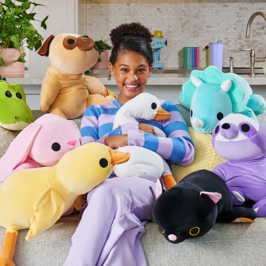 ZURU feiert den Weltkuscheltag mit neuen Snackles und Hug-A-Lumps